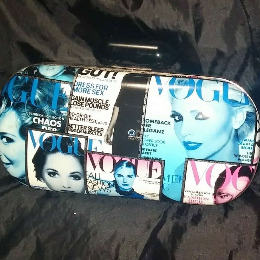 Vouge clutch purse